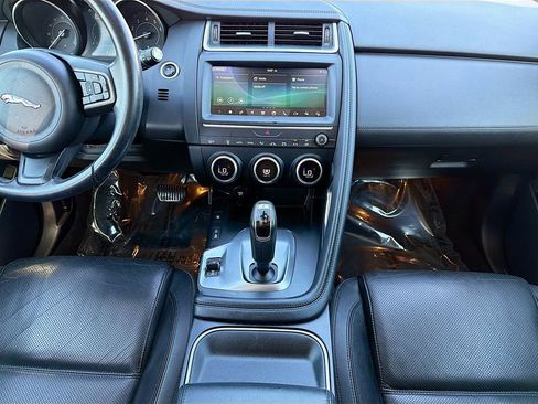 Used 2018 Jaguar E-PACE S image 19