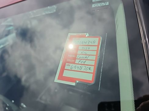 Used 2024 Kia Carnival SX FWD image 7
