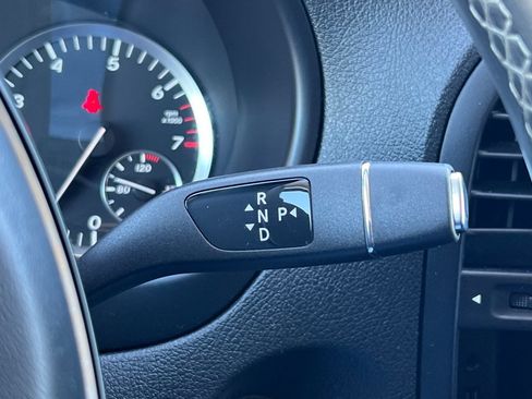 Used 2018 Mercedes-Benz Metris Passenger image 25