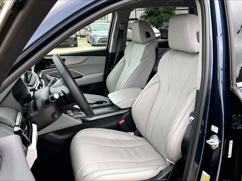 Certified 2026 Acura MDX FWD w/ Technology Package image 31