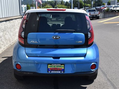 Used 2017 Kia Soul EV FWD image 6
