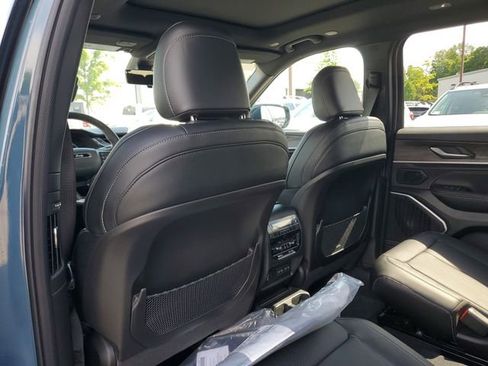 New 2026 Jeep Grand Cherokee L Limited AWD/4WD image 12