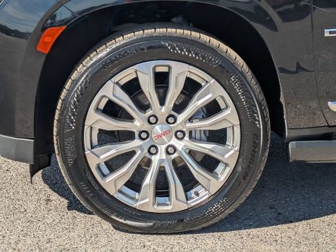 Used 2023 GMC Yukon Denali AWD/4WD image 11