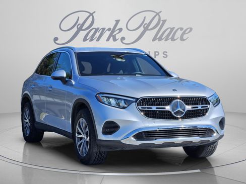 Certified 2025 Mercedes-Benz GLC 300 image 7