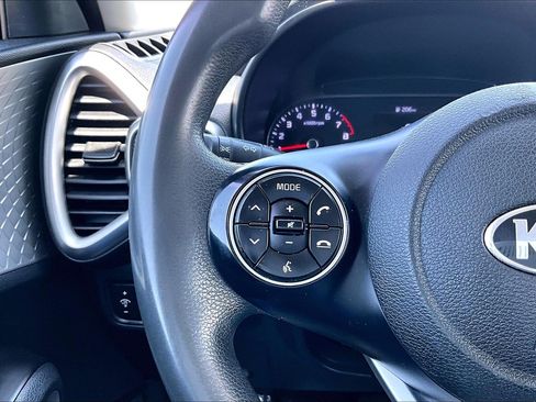 Used 2021 Kia Soul LX FWD image 19