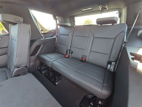 Used 2025 Chevrolet Tahoe Z71 w/ Comfort Package image 29