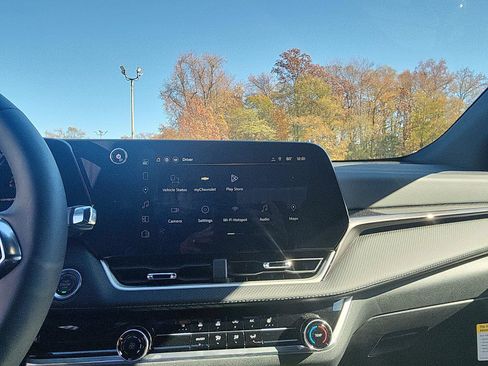 New 2026 Chevrolet Equinox LT image 17