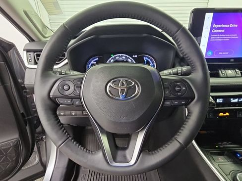 Used 2025 Toyota RAV4 XLE Premium AWD/4WD image 25
