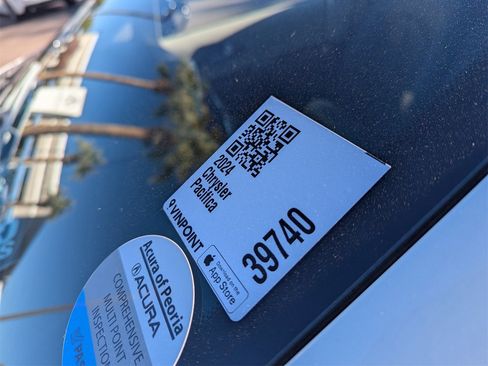 Used 2024 Chrysler Pacifica Touring-L image 36