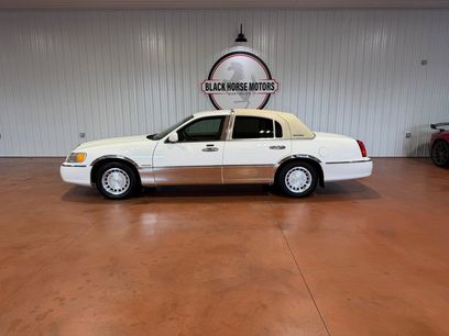 Used 2002 Lincoln Town Car Executive