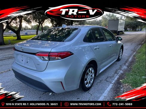 Used 2024 Toyota Corolla LE FWD image 5