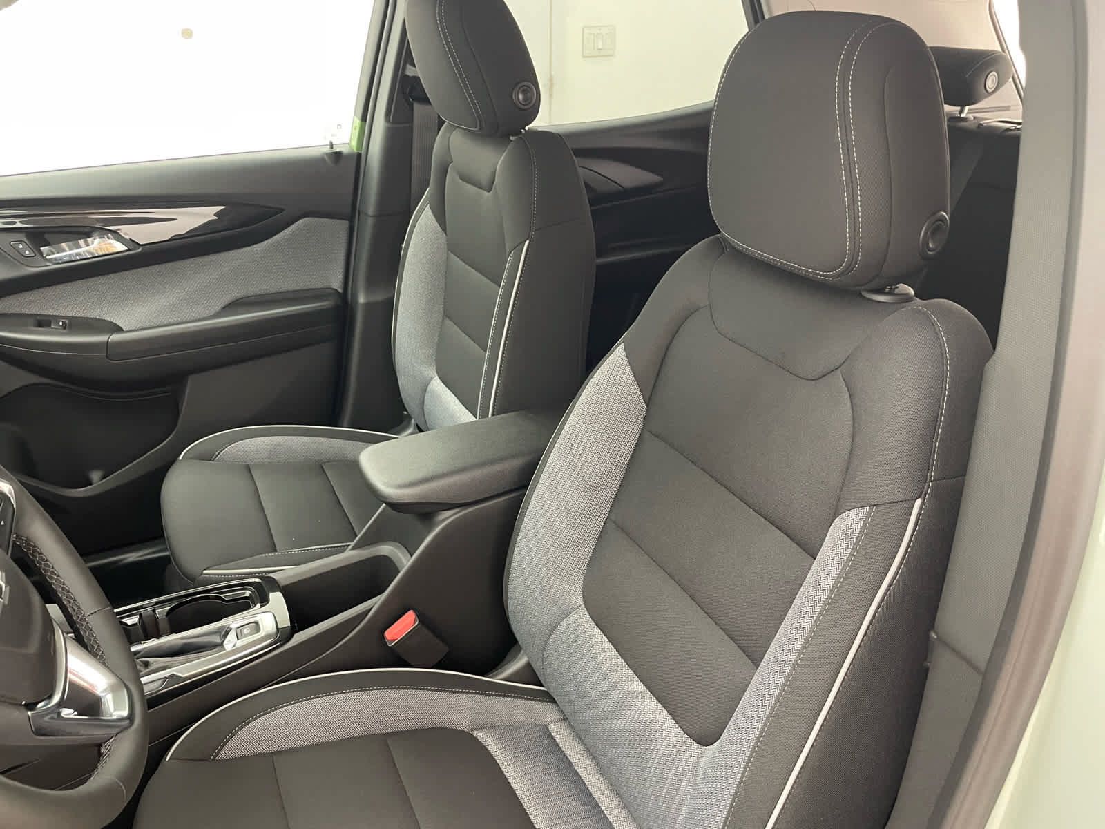New 2026 Chevrolet TrailBlazer LT w/ Convenience Package AWD/4WD image 9
