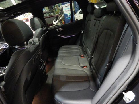 Used 2021 BMW X5 xDrive40i w/ M Sport Package image 33
