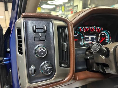 Used 2016 Chevrolet Silverado 2500 High Country w/ Duramax Plus Package AWD/4WD image 22