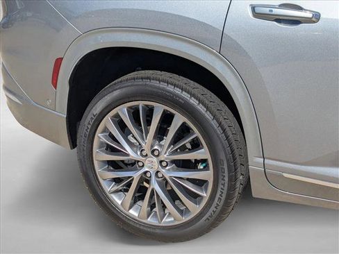 Used 2025 Buick Enclave Avenir w/ Super Cruise Package image 22