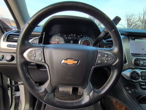 Used 2019 Chevrolet Suburban Premier image 25