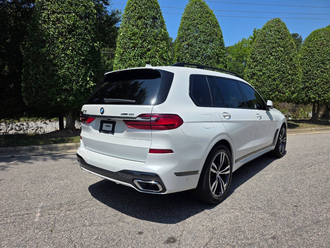 Used 2020 BMW X7 xDrive40i w/ M Sport Package AWD/4WD image 5
