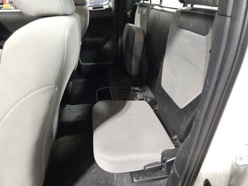 Used 2018 Toyota Tacoma SR RWD image 12