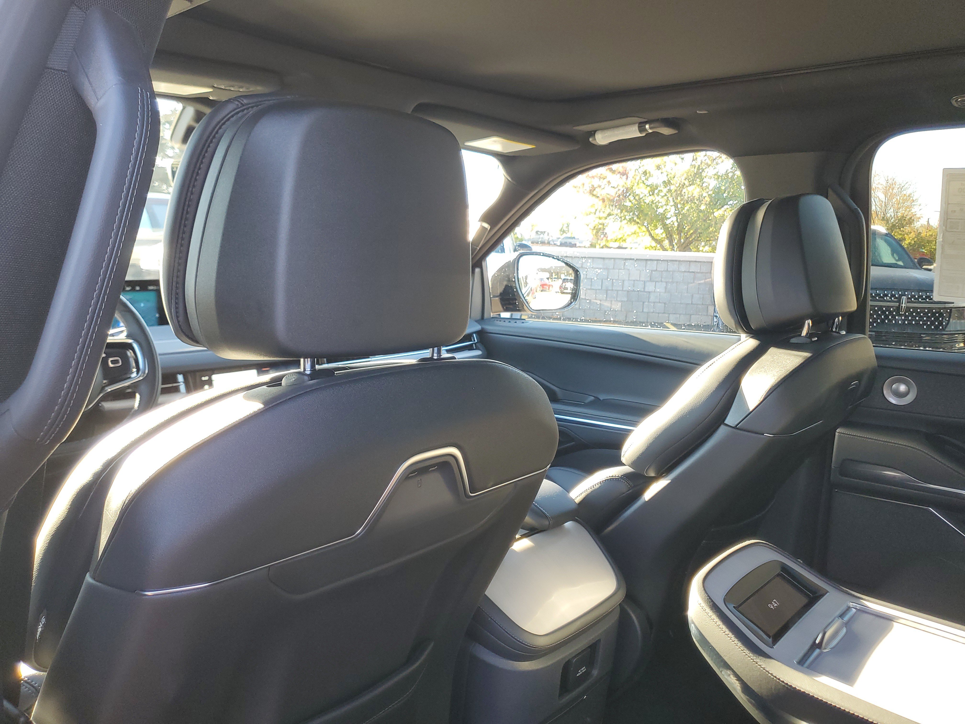 New 2026 Lincoln Navigator Reserve w/ Jet Appearance Package AWD/4WD image 28