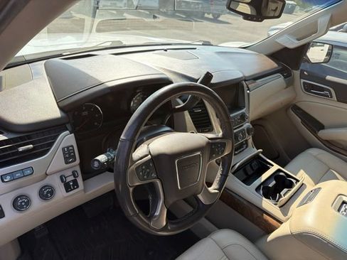 Used 2019 GMC Yukon Denali w/ Denali Ultimate Package AWD/4WD image 18