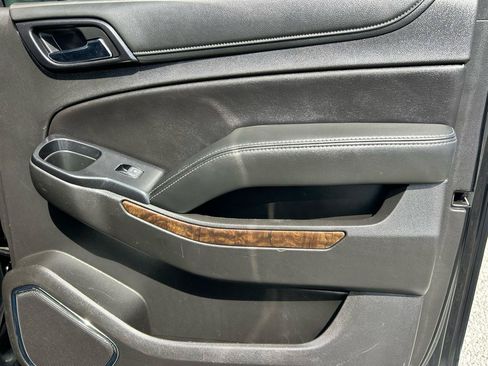 Used 2019 Chevrolet Suburban LT AWD/4WD image 12