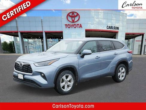 Certified 2022 Toyota Highlander LE image 1