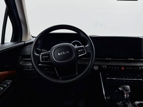Used 2024 Kia Carnival SX FWD image 18