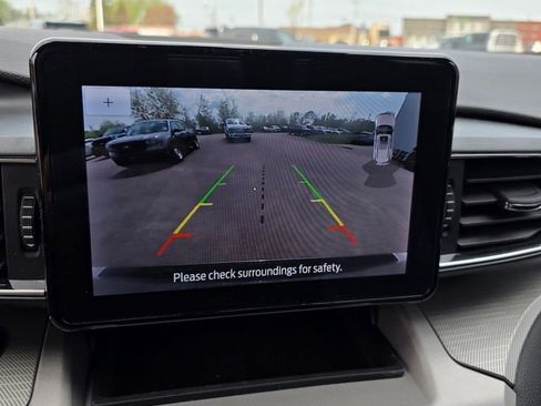 Used 2023 Ford Explorer XLT w/ Equipment Group 202A AWD/4WD image 5