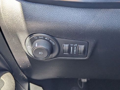 Used 2022 Jeep Compass Limited image 29