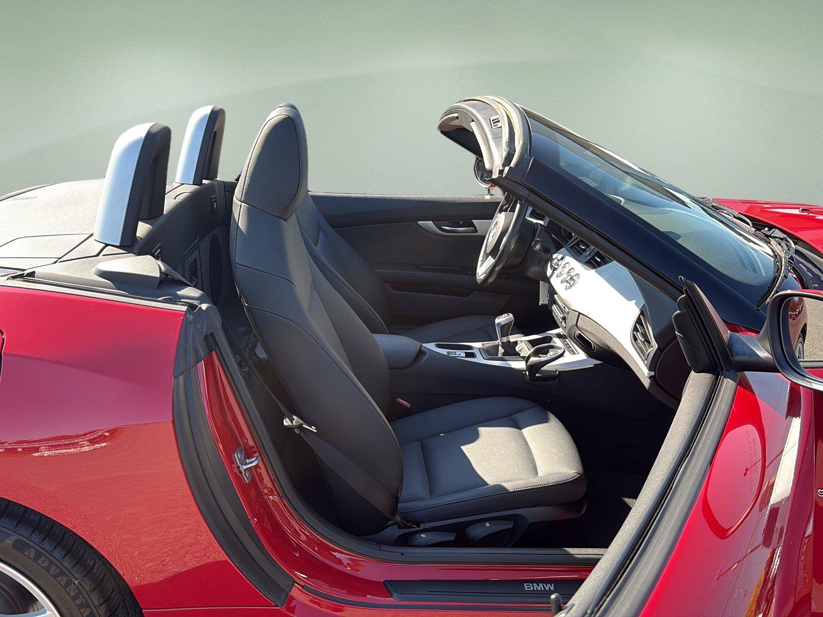 Used 2012 BMW Z4 sDrive28i RWD image 17