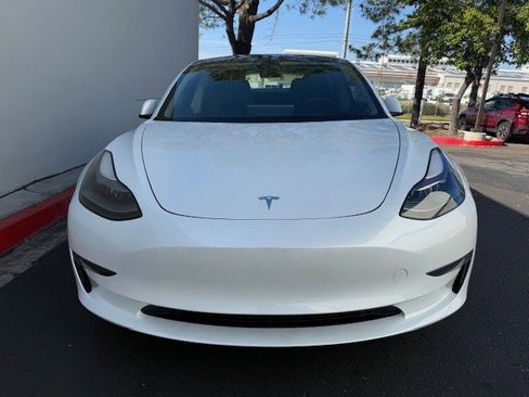 Used 2023 Tesla Model 3 Standard Range image 6