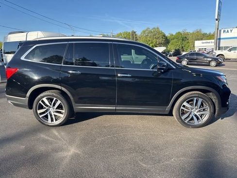 Used 2018 Honda Pilot Touring image 2