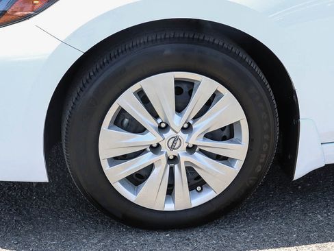 Used 2024 Nissan Sentra S FWD image 14