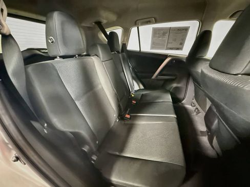 Used 2018 Toyota RAV4 LE FWD image 23