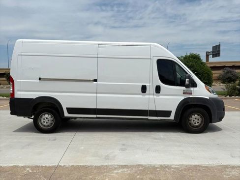 Used 2021 RAM ProMaster 2500 FWD image 3
