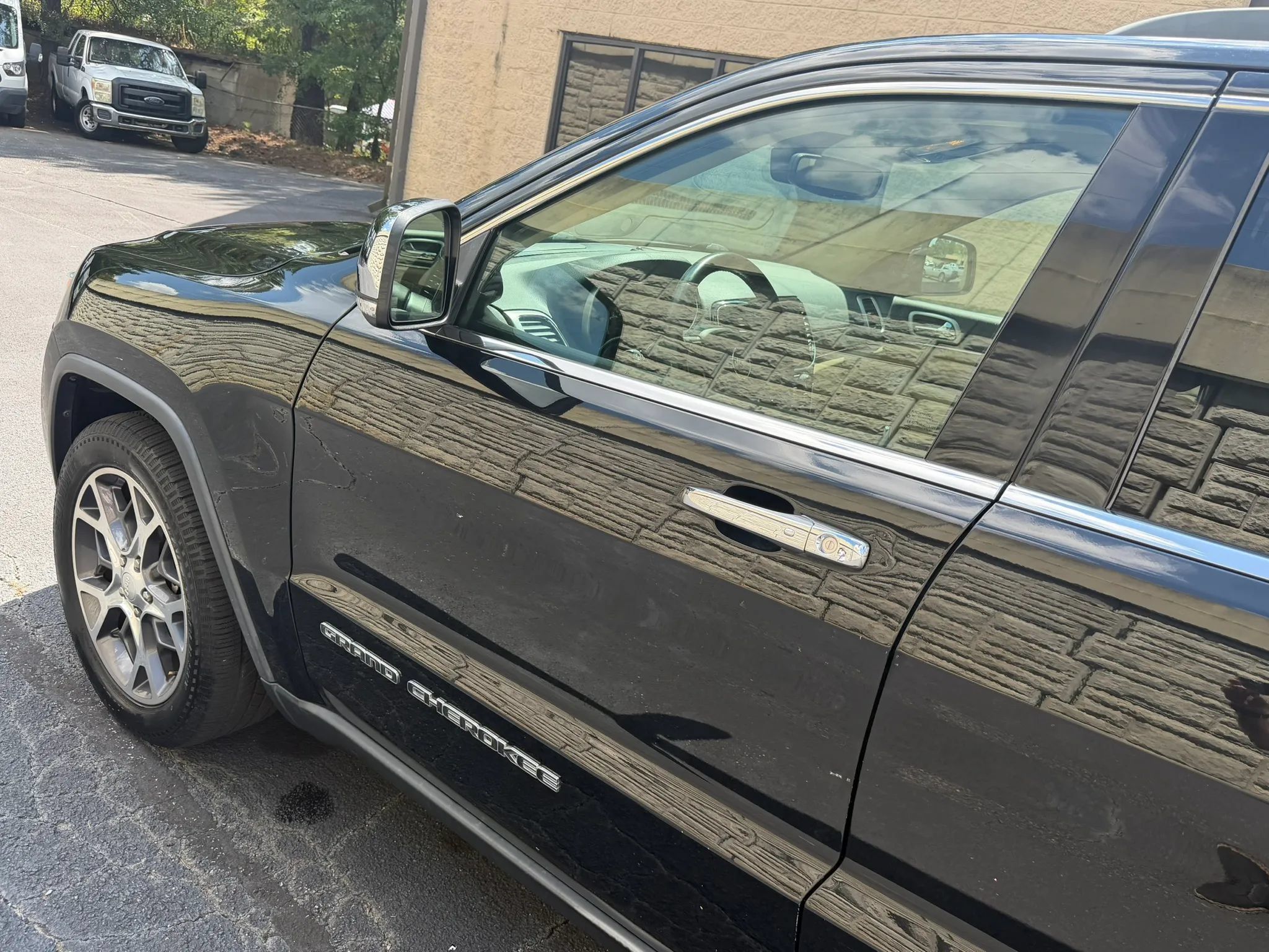 Used 2019 Jeep Grand Cherokee Limited AWD/4WD image 38