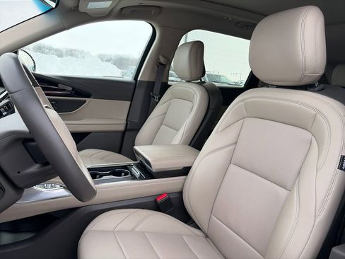 Used 2025 Lincoln Nautilus Premier w/ Equipment Group 102A image 17