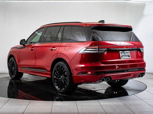 Used 2025 Lincoln Aviator Reserve w/ Equipment Group 201A image 11