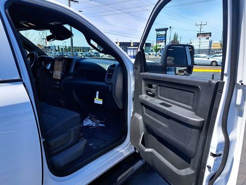 New 2025 RAM 2500 Tradesman image 17