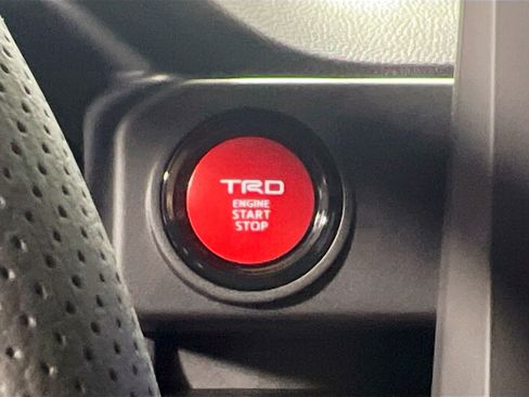 Used 2025 Toyota Tacoma TRD Sport AWD/4WD image 23