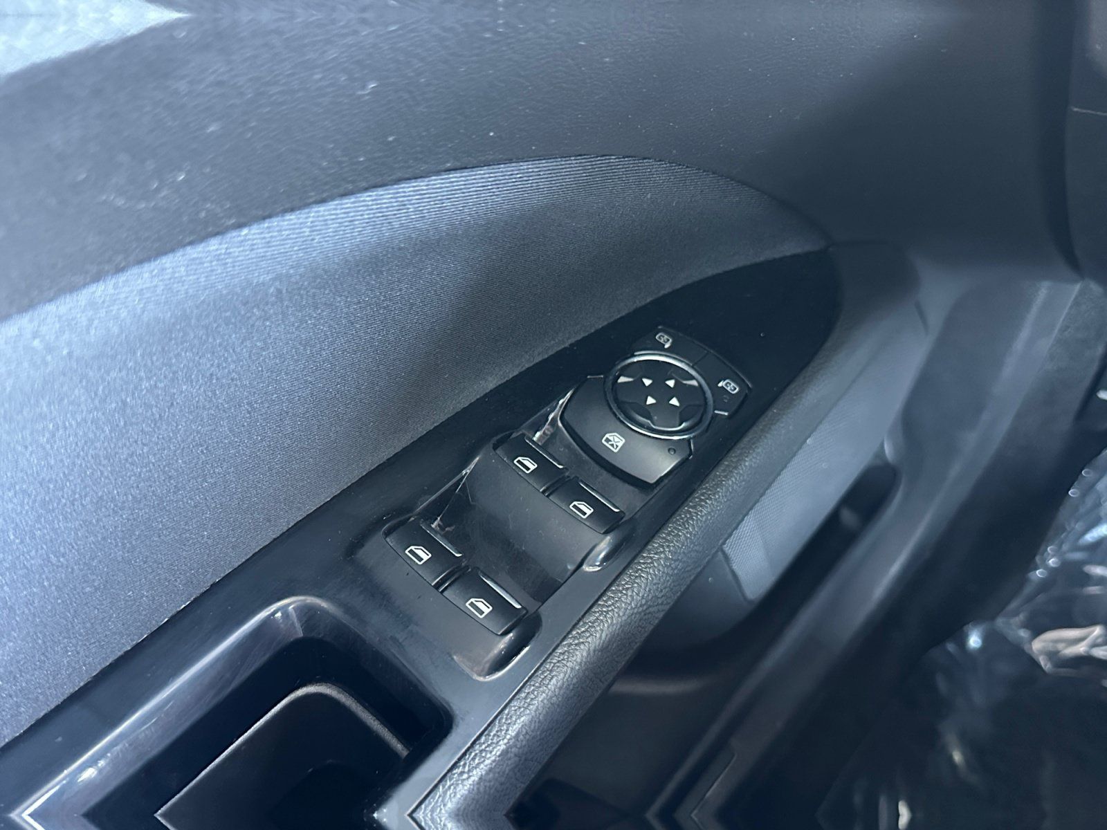 Used 2016 Ford Fusion SE FWD image 16