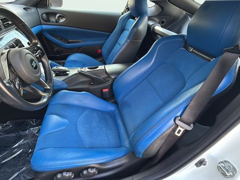 Used 2024 Nissan Z Performance w/ Floor Mat Package RWD image 13