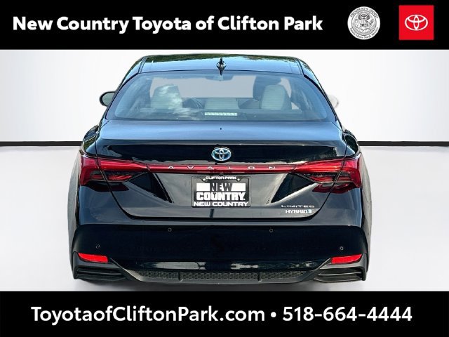 Used 2021 Toyota Avalon Limited w/ Advanced Safety Package FWD image 6
