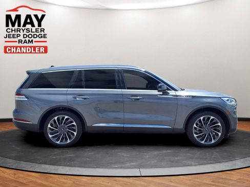 Used 2022 Lincoln Aviator Reserve w/ Equipment Group 201A AWD/4WD image 2