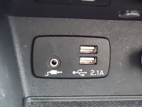 Used 2022 Subaru Forester Limited image 24