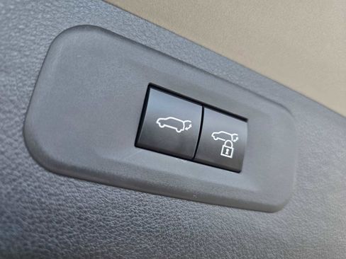 New 2026 Lexus TX 500h AWD image 19