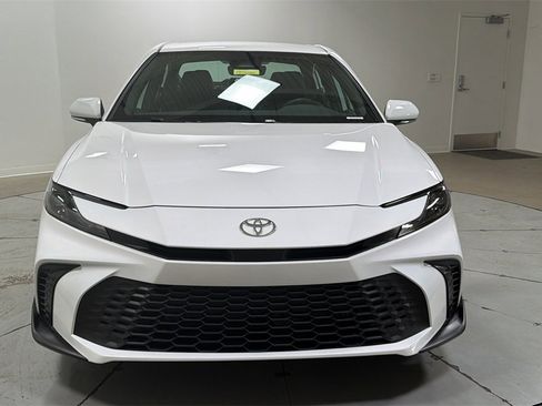 New 2026 Toyota Camry SE image 2