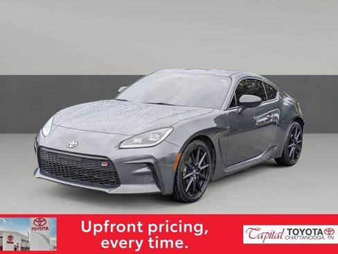 Used 2024 Toyota GR86 Premium RWD image 4