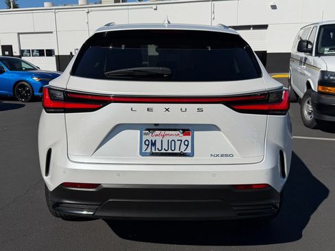 Used 2025 Lexus NX 250 FWD image 10