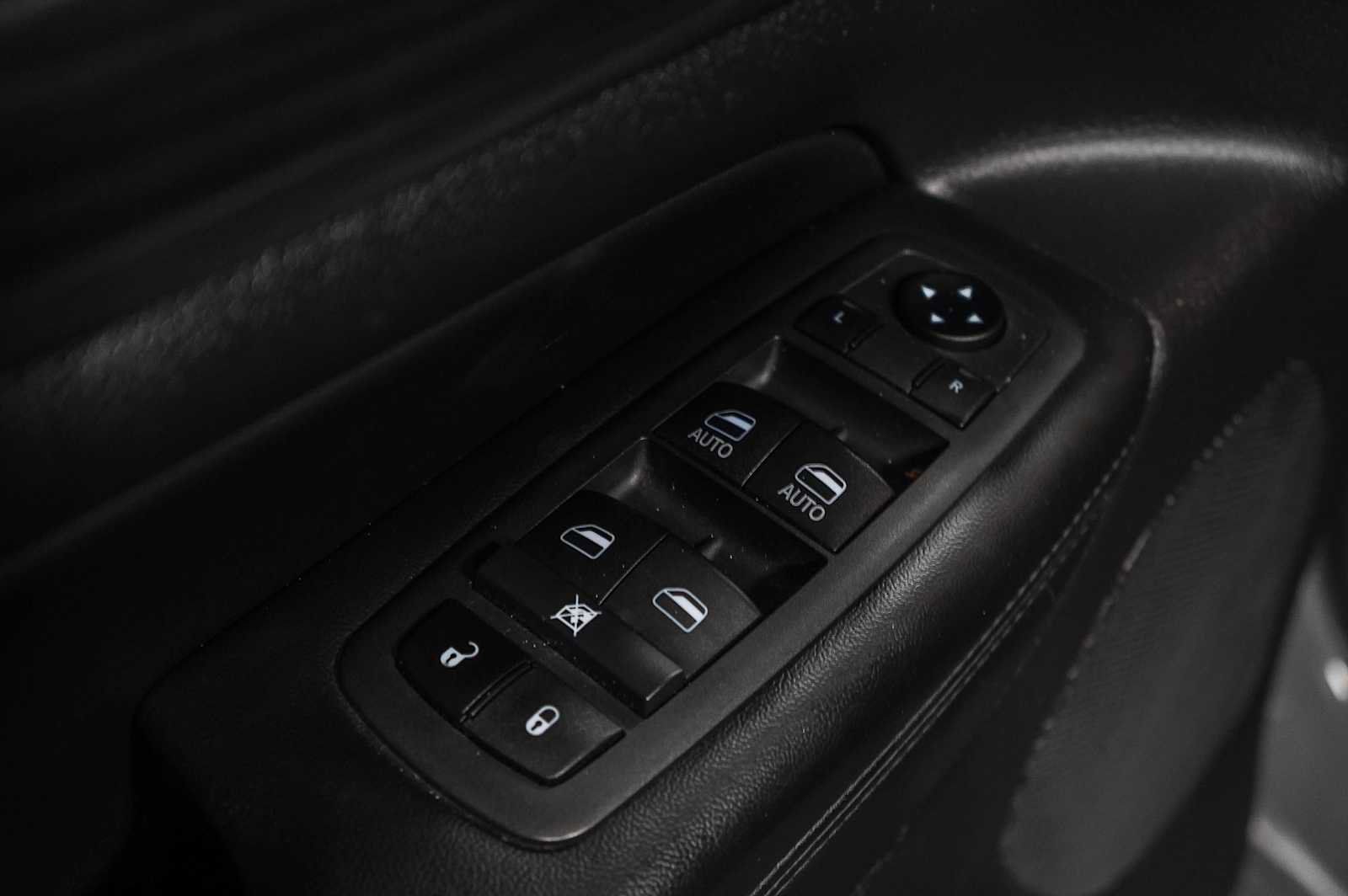 Used 2020 Jeep Grand Cherokee Altitude RWD image 22